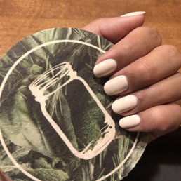 Shellac mani by Lucy at Ongles Chery Shellac mani by Lucy at Ongles Chery