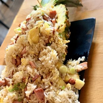 Dumpling World - Pineapple Fried Rice. - Chinese Near Me - Austin, Texas Dumpling World - Pineapple Fried Rice. - Chinese Near Me - Austin, Texas