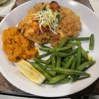Bob Chinn's Crab House - Macadamia but halibut - Seafood Near Me - Wheeling, Illinois Bob Chinn's Crab House - Macadamia but halibut - Seafood Near Me - Wheeling, Illinois