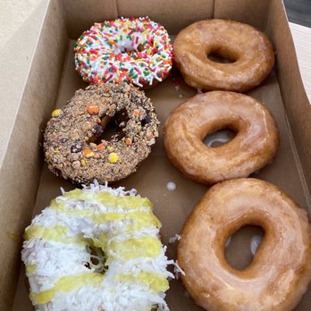 Shaka Donuts - 1/2 dozen for me and 1/2 dozen for my parents :) - Donuts Near Me - Orlando, Florida Shaka Donuts - 1/2 dozen for me and 1/2 dozen for my parents :) - Donuts Near Me - Orlando, Florida