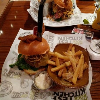 Hard Rock Cafe - American Near Me - Florence, FI