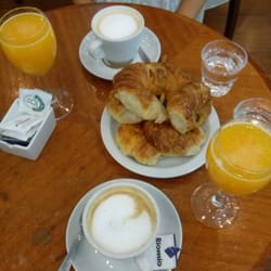 Brownie - Promo desayuno, con medialunoooones!!