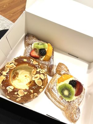 Paris Baguette by null