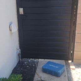 This is a iron side gate This is a iron side gate