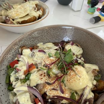 OEB Breakfast - Newport Beach - Short rib breakfast bowl - Breakfast & Brunch Near Me - Newport Beach, California OEB Breakfast - Newport Beach - Short rib breakfast bowl - Breakfast & Brunch Near Me - Newport Beach, California