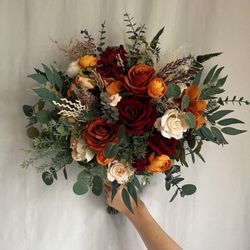 Kirtland Flower Barn - Autumn vibe bridal bouquet