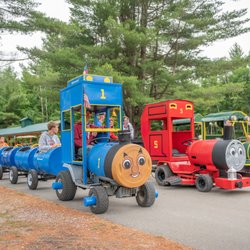 Mount Pleasant Resort - Kids on train ride