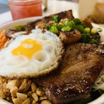 Pho Play - Vermicelli with pork chop and shrimp - Vietnamese Near Me - Castro Valley, California