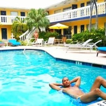 Cheston House - Beautiful relaxing atmosphere - Guest Houses Near Me - Fort Lauderdale, Florida Cheston House - Beautiful relaxing atmosphere - Guest Houses Near Me - Fort Lauderdale, Florida