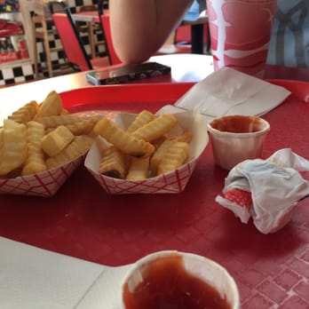 Dee's Drive Inn - Desserts Near Me - Louisa, Kentucky