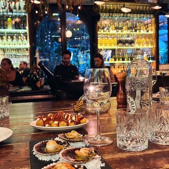 Boca Grande - Scallops and patatas bravas - Cocktail Bars Near Me - Barcelona, B
