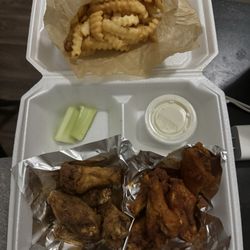 Patrick's Sub Shop - Wings Combo old bay and Hot