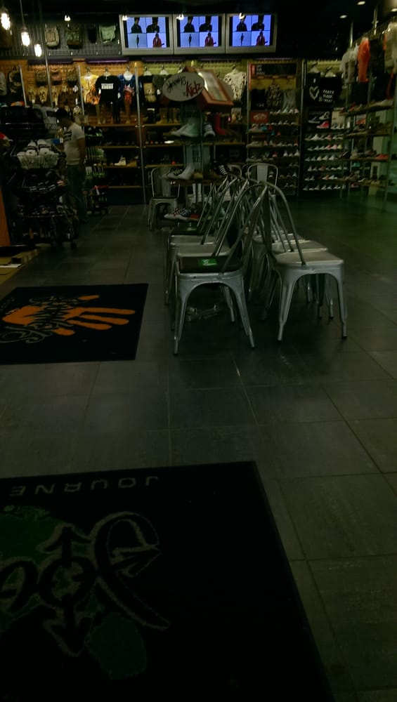 JOURNEYS 1348 Willowbrook Mall, Houston, Texas Shoe Stores Phone