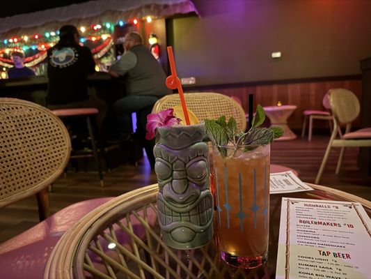 Starbird Lounge by null