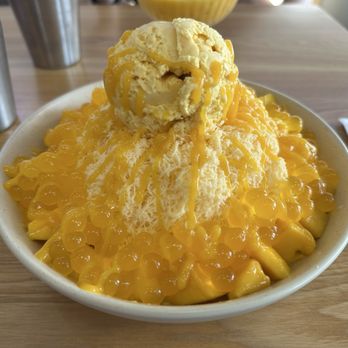 Mango Mango Dessert - Mango snow cloud - Desserts Near Me - Livingston, New Jersey