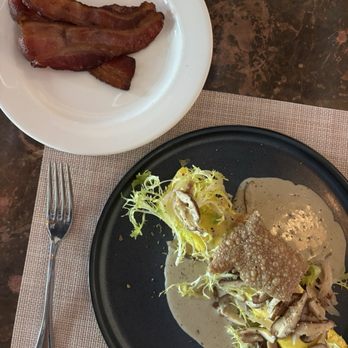 Brennan's - Mushroom truffle omelette and bacon - Cajun/Creole Near Me - New Orleans, Louisiana