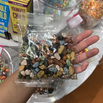 IT'SUGAR - Candy Stores Near Me - Honolulu, Hawaii