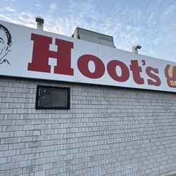Hoot's Smokehouse - Exterior