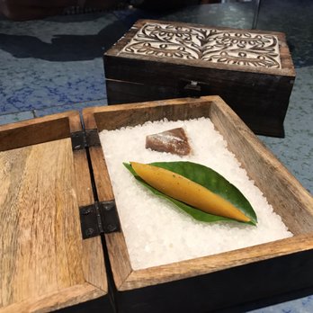 Disfrutar - Caramel candy & mango smoked with whiskey - Modern European Near Me - Barcelona, B