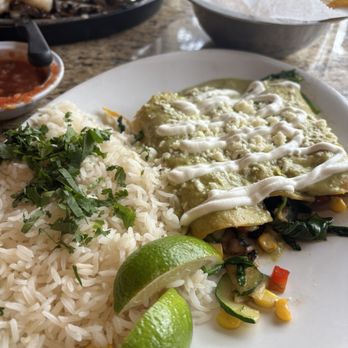 Vida Mexicana - Enchiladas Vegetarianas - Mexican Near Me - Wallingford, Connecticut Vida Mexicana - Enchiladas Vegetarianas - Mexican Near Me - Wallingford, Connecticut