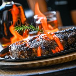 Bourbon & Bones Chophouse | Bar - Steak Flambe