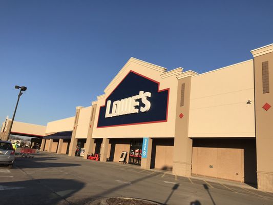 Lowe S Home Improvement 57 Photos 69 Reviews Hardware Stores 434 West Twelve Mile Madison Heights Mi Phone Number Yelp