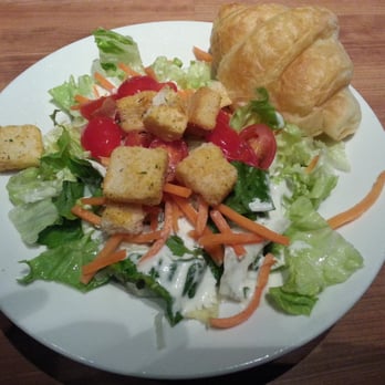Cheddar's Scratch Kitchen - House salad - American Near Me - San Antonio, Texas