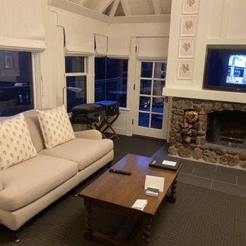 Meadowood Napa Valley - Sitting area in bedroom. - Hotels Near Me - St. Helena, California