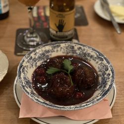 Witloof - Meatballs in a cherry sauce