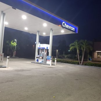 Chevron - a gas station at night - Gas Stations Near Me - Miami, Florida
