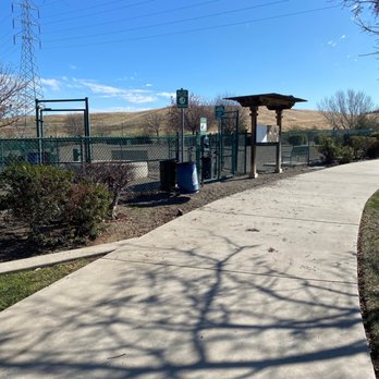 Markley Creek Dog Park - Walkway walking up to the dog park. - Dog Parks Near Me - Antioch, California