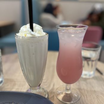 D Spot - Violet Lemonade and Vanilla Milkshake - Desserts Near Me - Mississauga, Ontario D Spot - Violet Lemonade and Vanilla Milkshake - Desserts Near Me - Mississauga, Ontario