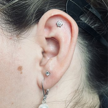 Get My Point Body Piercing - Second lobe piercing and cartilage piercing - Piercing Near Me - Dana Point, California Get My Point Body Piercing - Second lobe piercing and cartilage piercing - Piercing Near Me - Dana Point, California