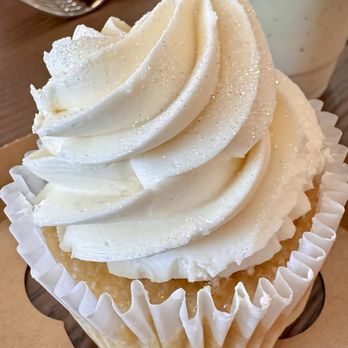 Jennivee’s Bakery - Karen cupcake - Desserts Near Me - Chicago, Illinois Jennivee’s Bakery - Karen cupcake - Desserts Near Me - Chicago, Illinois