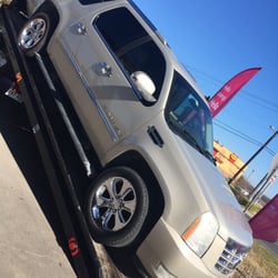Richie's Auto Repair - Here we were stranded at the Exxon so thankful for Richie's expediency! He had is back on the road in an hour! Thank you!