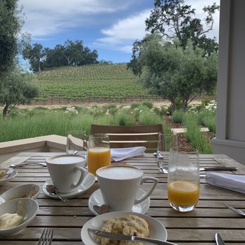 The JUST INN - Complementary Breakfast - Bed & Breakfast Near Me - Paso Robles, California