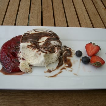Sandskogens Värdshus - Restaurants Near Me - Ystad, M