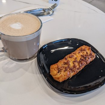 Cortado Cafe - Mocha and pecan bar - Cafes Near Me - Alexandria, Virginia
