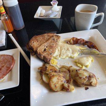 Keke's Breakfast Cafe - 2 egg Breakfast with bacon and single ham steak - American Near Me - Bradenton, Florida Keke's Breakfast Cafe - 2 egg Breakfast with bacon and single ham steak - American Near Me - Bradenton, Florida