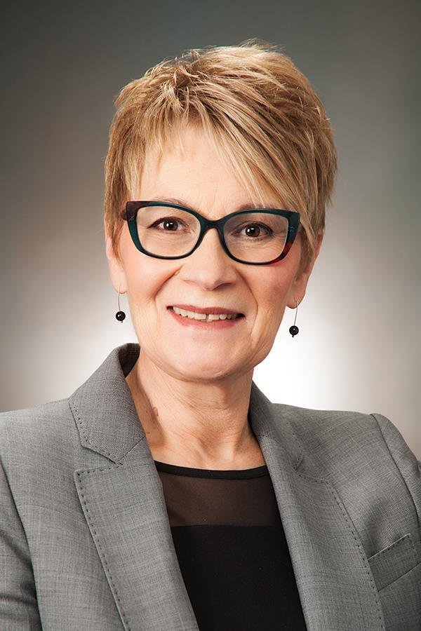 TERRIE DUNAND RE/MAX CROWN REAL ESTATE Updated September 2024 2350