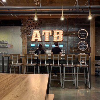 District Brew Yards - Brewpubs Near Me - Chicago, Illinois District Brew Yards - Brewpubs Near Me - Chicago, Illinois