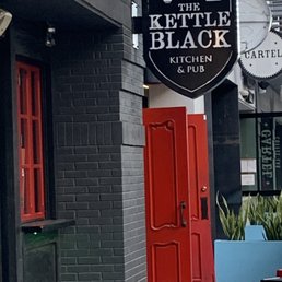 THE KETTLE BLACK KITCHEN & PUB - Updated May 2025 - 1210 Photos & 1469 ...