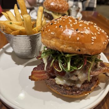 Gordon Ramsay Burger Las Vegas - Short rib burger - Burgers Near Me - Las Vegas, Nevada