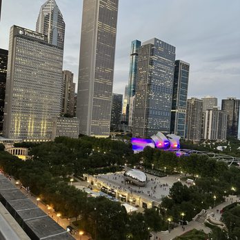 Cindy's Rooftop - The view - New American Near Me - Chicago, Illinois