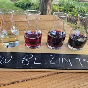 Worthington Vineyard & Winery - Wine flight. - Venues & Event Spaces Near Me - Somers, Connecticut Worthington Vineyard & Winery - Wine flight. - Venues & Event Spaces Near Me - Somers, Connecticut