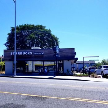 Starbucks - a starbucks on the corner of a street - Coffee & Tea Near Me - Portland, Oregon