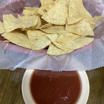 El Tapatio Tres - tortilla chips and salsa - Mexican Near Me - Lake Charles, Louisiana El Tapatio Tres - tortilla chips and salsa - Mexican Near Me - Lake Charles, Louisiana