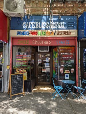 Cafe bliss and organic juice bar by null