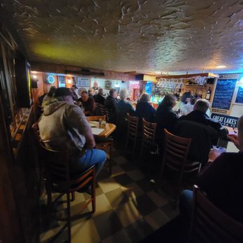 Silver Lake Country Inn - Absolutely packed with no masks, social distancing, or limited capacity during the ongoing COVID-19 pandemic - American Near Me - West Bend, Wisconsin Silver Lake Country Inn - Absolutely packed with no masks, social distancing, or limited capacity during the ongoing COVID-19 pandemic - American Near Me - West Bend, Wisconsin