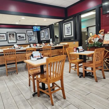Country Pride - a restaurant with tables and chairs - Breakfast & Brunch Near Me - Willington, Connecticut Country Pride - a restaurant with tables and chairs - Breakfast & Brunch Near Me - Willington, Connecticut